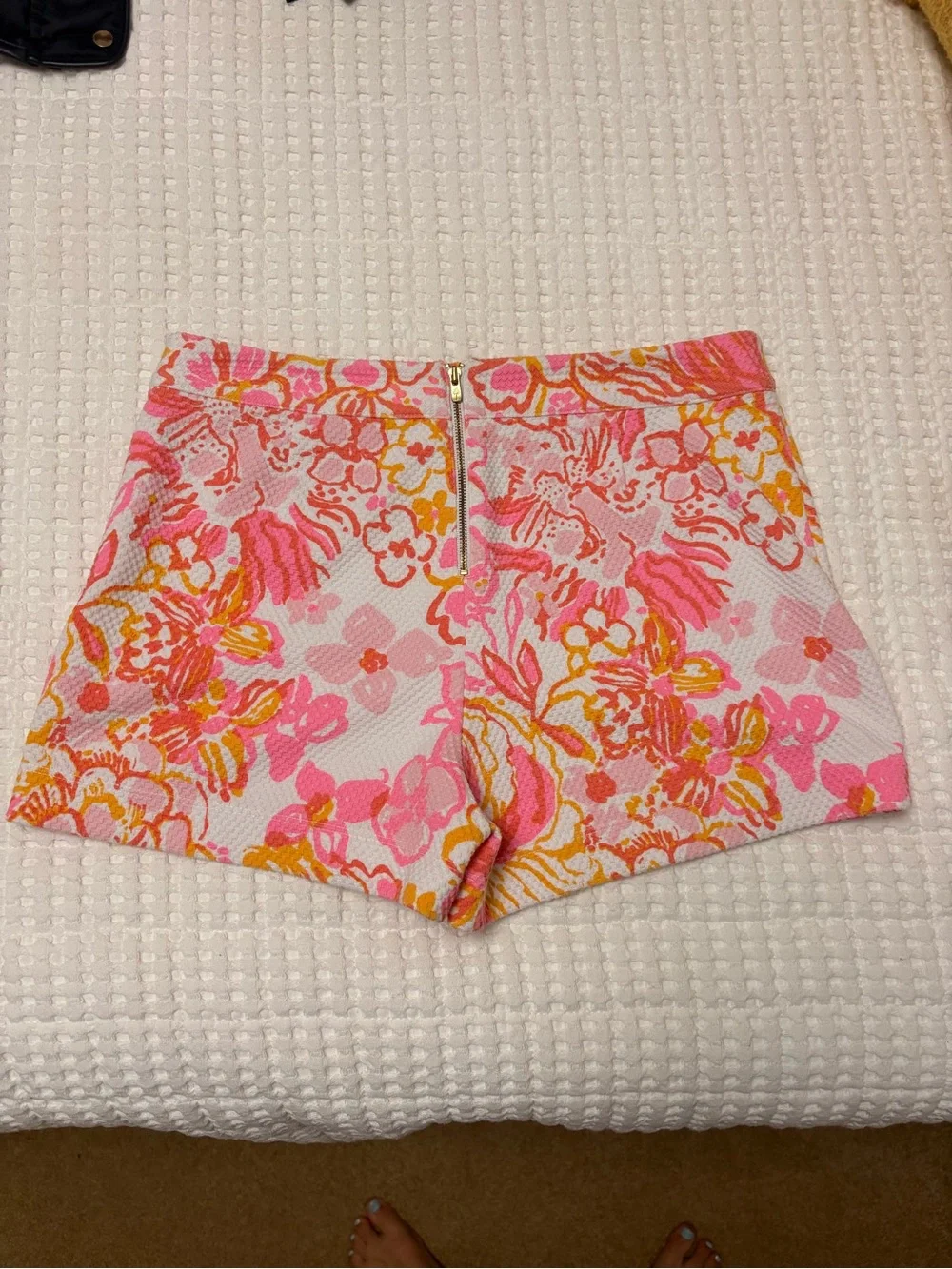 Lilly Zip Back Textured Short - Picture 3 of 3